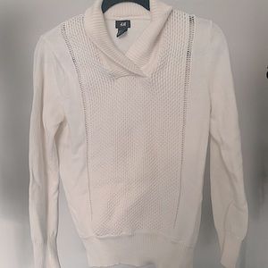 When’s cream H&M crew neck